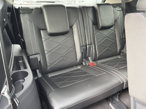 Used 2024 Volkswagen Atlas SE FWD image 17