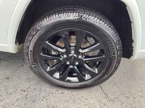 Used 2019 Jeep Grand Cherokee Altitude RWD image 22