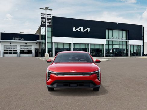 New 2025 Kia K4 LXS image 2