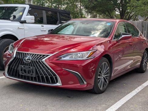 Used 2025 Lexus ES 350 w/ Premium Package image 3