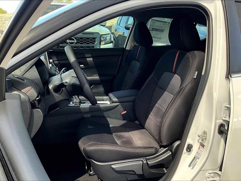 New 2025 Nissan Sentra SR image 15