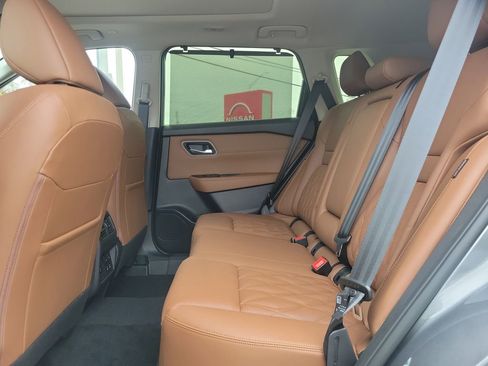 New 2026 Nissan Rogue Platinum image 14