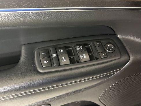 Used 2017 Jeep Grand Cherokee Limited w/ Luxury Group II AWD/4WD image 14