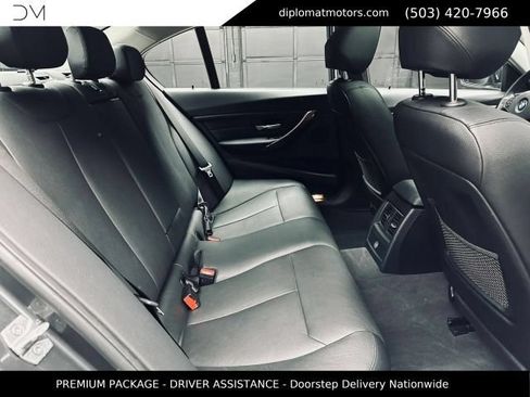 Used 2017 BMW 320i Sedan RWD image 21