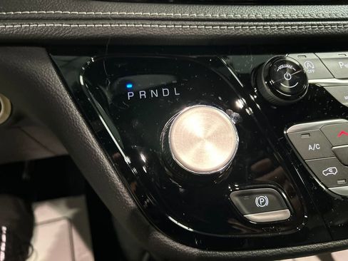 New 2026 Chrysler Pacifica Select w/ S Appearance Package image 18