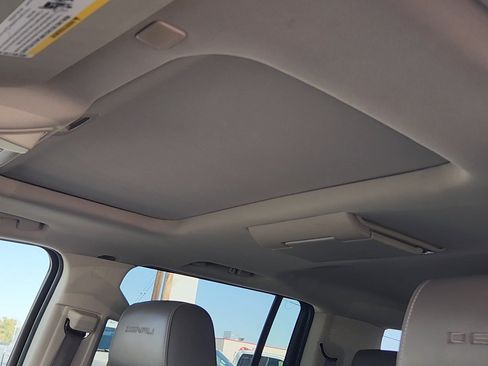Used 2019 GMC Yukon XL Denali w/ Denali Ultimate Package AWD/4WD image 10