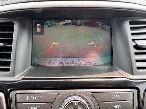 Used 2020 Nissan Pathfinder S FWD image 21