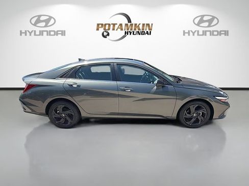 New 2026 Hyundai Elantra SEL Sport Premium FWD image 4