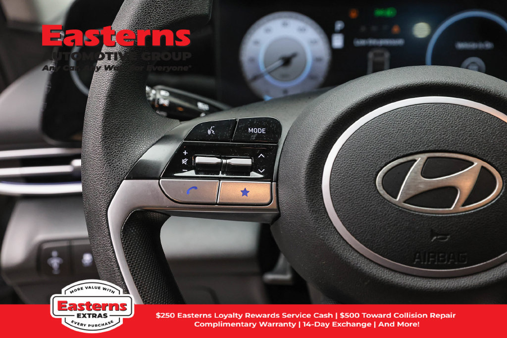 Used 2024 Hyundai Elantra SEL FWD image 15