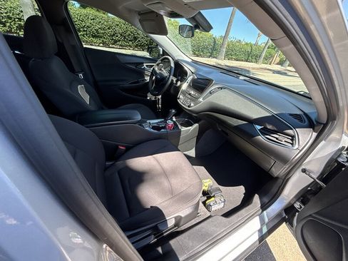 Used 2020 Chevrolet Malibu LT FWD image 17