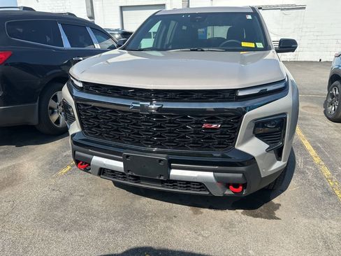 Used 2026 Chevrolet Traverse Z71 w/ Enhanced Driving Package AWD/4WD image 6