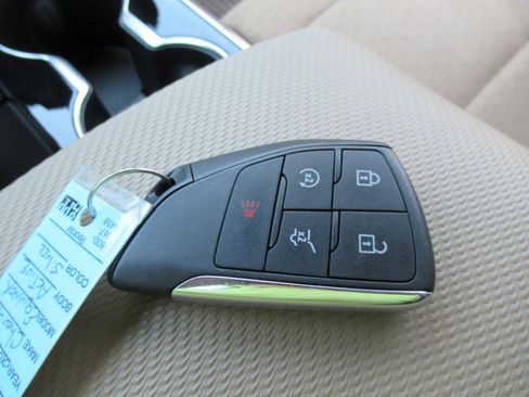 Used 2025 Chevrolet Equinox ACTIV w/ Safety and Technology Package image 31