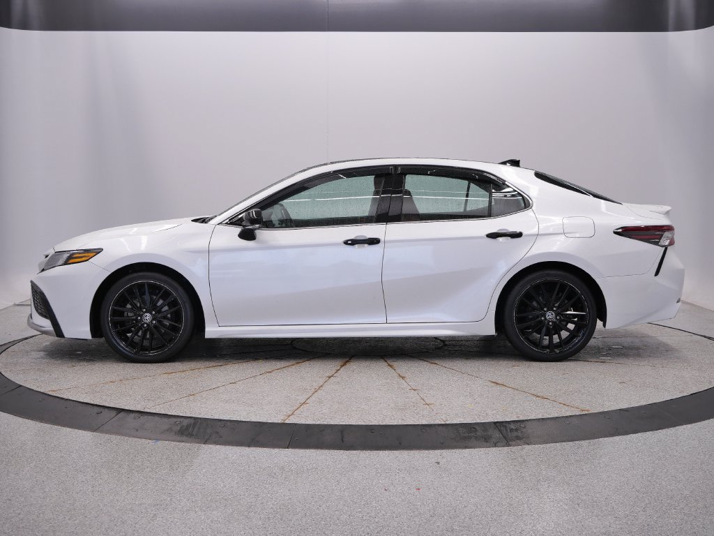 Used 2023 Toyota Camry XSE FWD image 2
