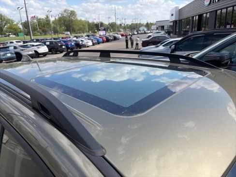 Used 2023 Subaru Forester Premium AWD/4WD image 4