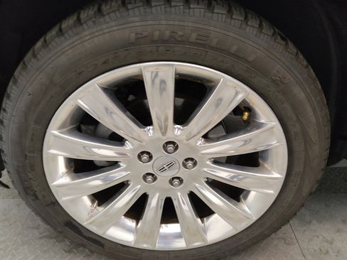 Used 2015 Lincoln MKX FWD w/ Equipment Group 102A image 31