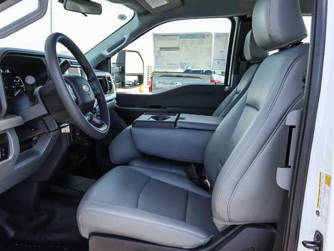 New 2026 Ford F250 XL w/ XL Chrome Package RWD image 17