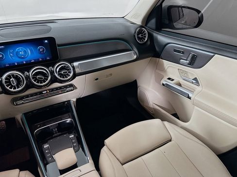 Used 2021 Mercedes-Benz GLB 250 image 23