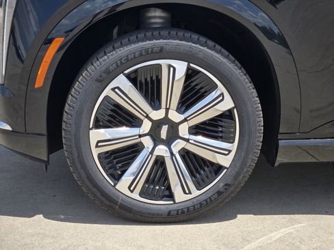 New 2025 Cadillac Escalade IQ Luxury 1 w/ Smart Trailering package AWD/4WD image 8