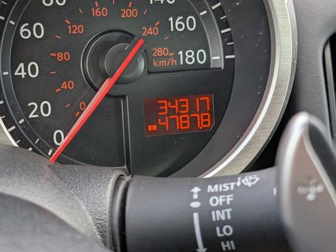 Used 2010 Nissan 370Z Touring image 16