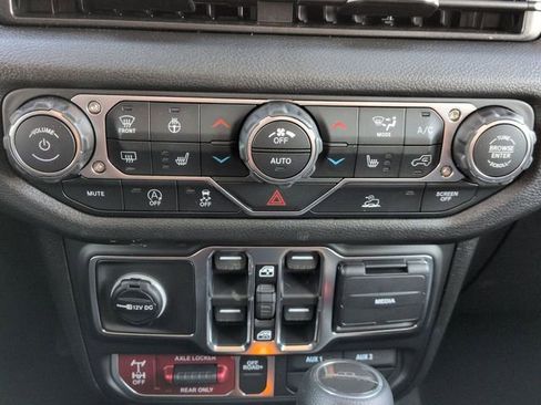 New 2026 Jeep Gladiator Sport AWD/4WD image 22