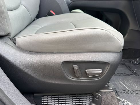 Used 2023 Toyota Sienna XLE image 24