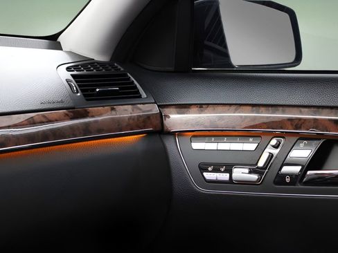 Used 2010 Mercedes-Benz S 550 image 36