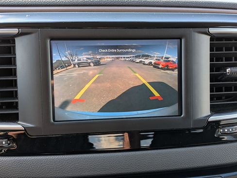 Used 2024 Chrysler Voyager LX image 23