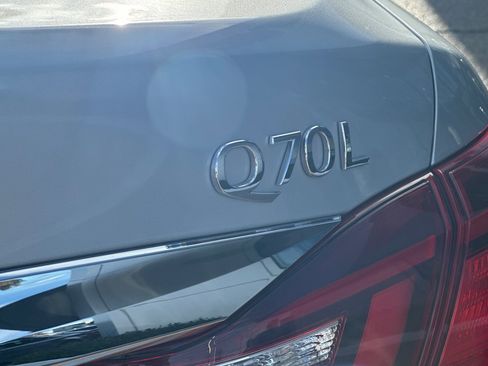 Used 2017 INFINITI Q70 L 3.7 w/ Deluxe Touring Package image 21