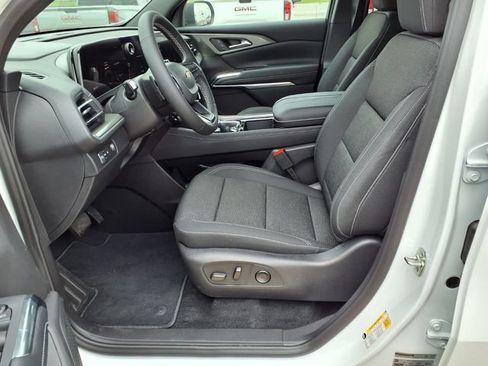 New 2026 Chevrolet Traverse LT w/ Driver Confidence Package FWD image 24