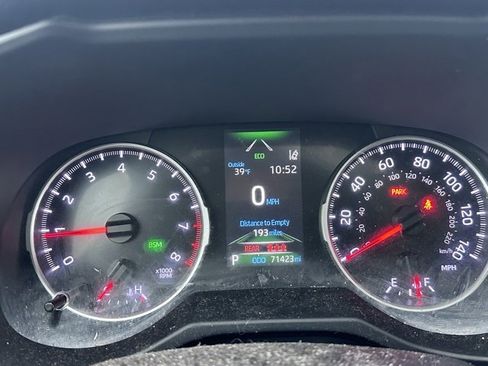 Used 2020 Toyota RAV4 XLE Premium image 14