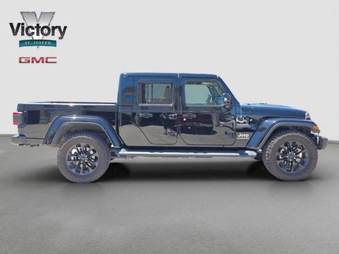 Used 2022 Jeep Gladiator Overland AWD/4WD image 19