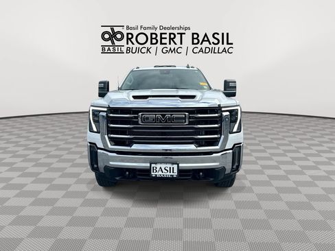 Used 2024 GMC Sierra 2500 SLE AWD/4WD image 3