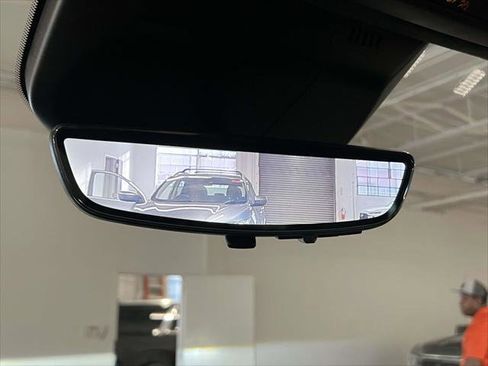 Certified 2021 Cadillac Escalade Premium Luxury Platinum image 33