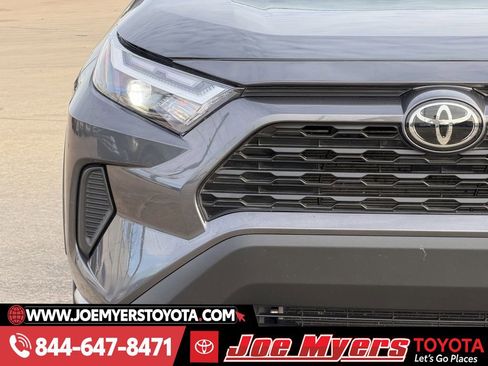 Used 2025 Toyota RAV4 XLE image 5