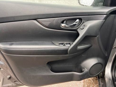 Used 2020 Nissan Rogue SV AWD/4WD image 9