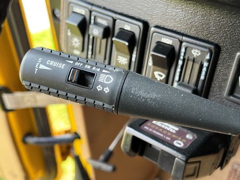 Used 1999 HUMMER H1 4-Door Open Top image 28