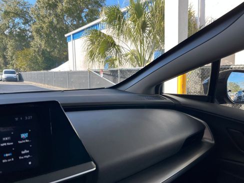 Used 2025 Toyota Prius LE image 35