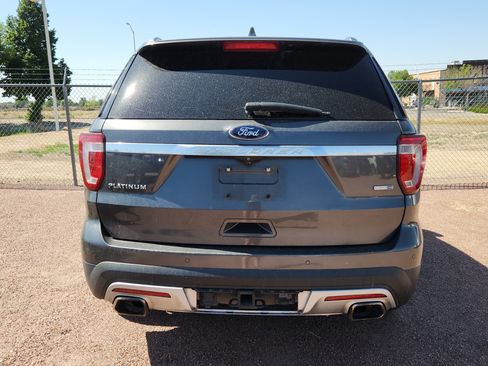 Used 2017 Ford Explorer Platinum AWD/4WD image 3