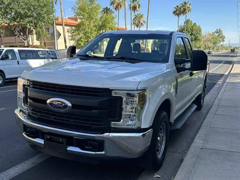 Used 2019 Ford F250 XL w/ XL Decor Group RWD image 4