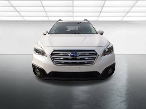 Used 2016 Subaru Outback 2.5i Premium image 3