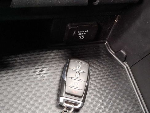 Used 2022 RAM 1500 Big Horn AWD/4WD image 23