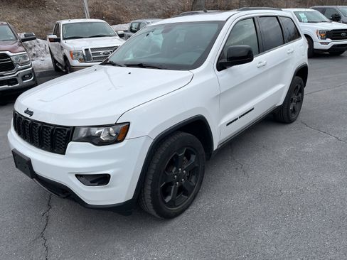 Used 2019 Jeep Grand Cherokee Laredo image 25