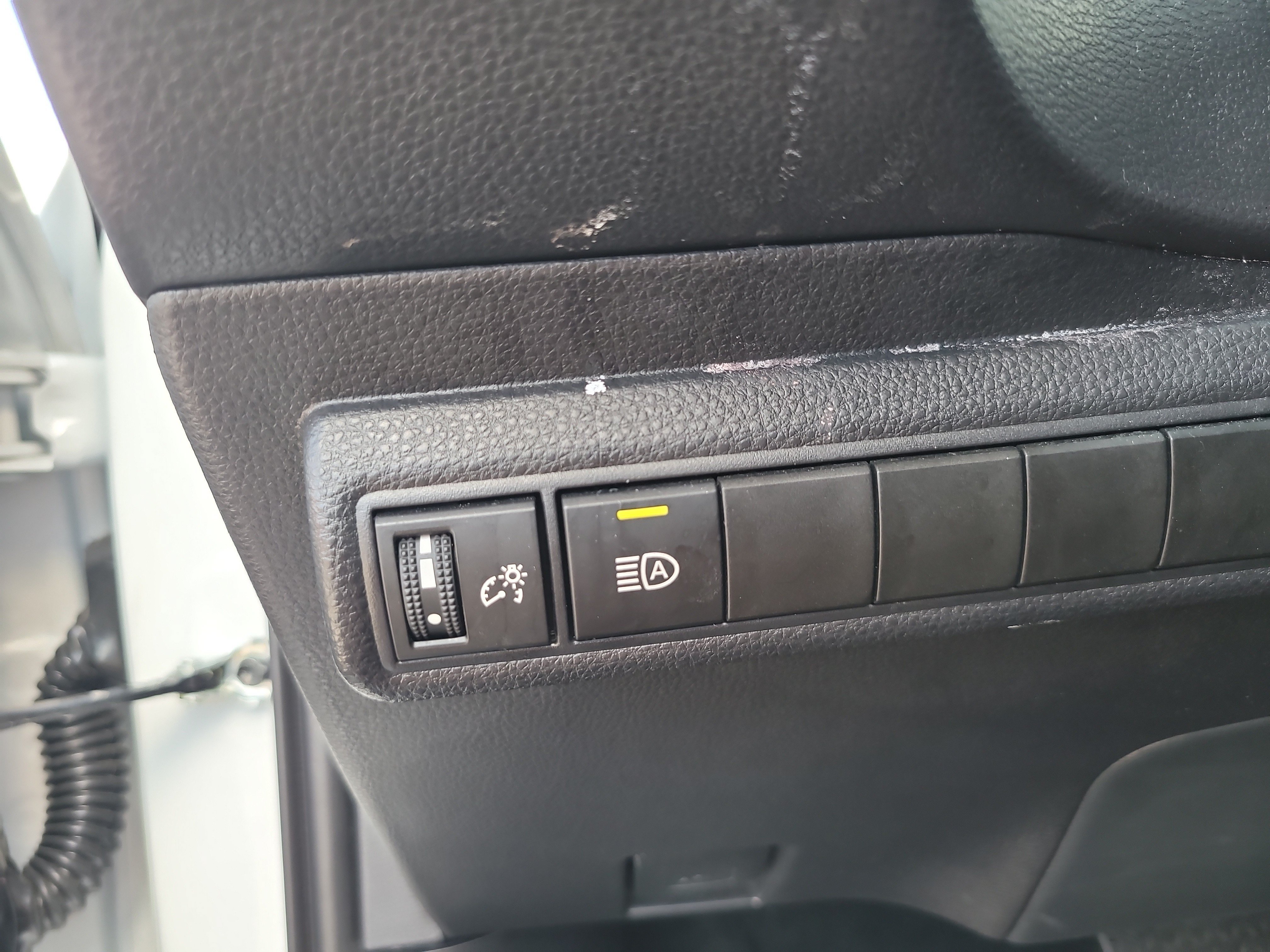 Used 2025 Toyota Corolla LE FWD image 31