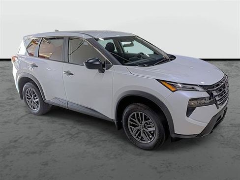 Certified 2025 Nissan Rogue S AWD/4WD image 5