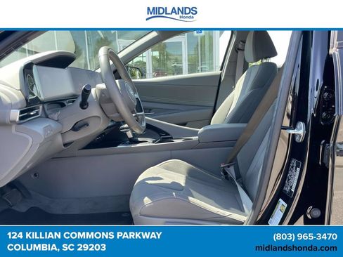 Used 2023 Hyundai Elantra SEL w/ Convenience Package FWD image 12