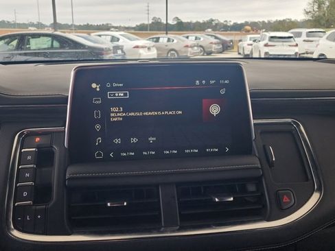 Used 2024 GMC Yukon XL SLT image 13