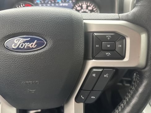 Used 2019 Ford F150 Lariat w/ Equipment Group 502A Luxury image 28