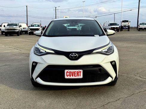Used 2021 Toyota C-HR Limited image 3