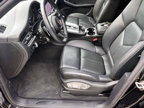 Certified 2023 Porsche Macan AWD/4WD image 20
