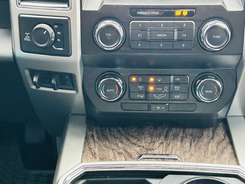 Used 2019 Ford F250 Lariat w/ Chrome Package AWD/4WD image 24